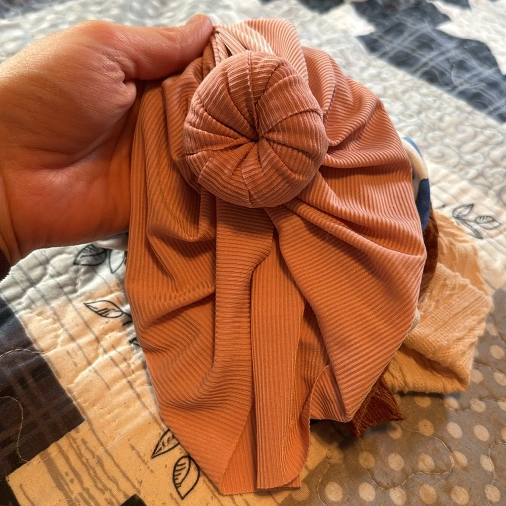 Infant bow hats